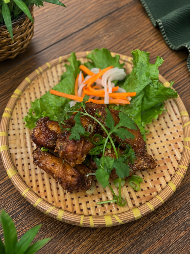 Golden wings of Saigon – Canh Ga Nuoc Mam