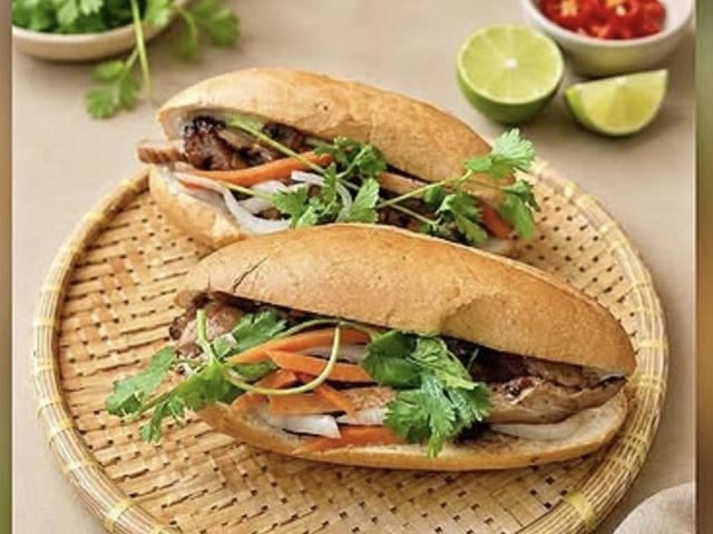 Banh Mi Chicken/Gà.