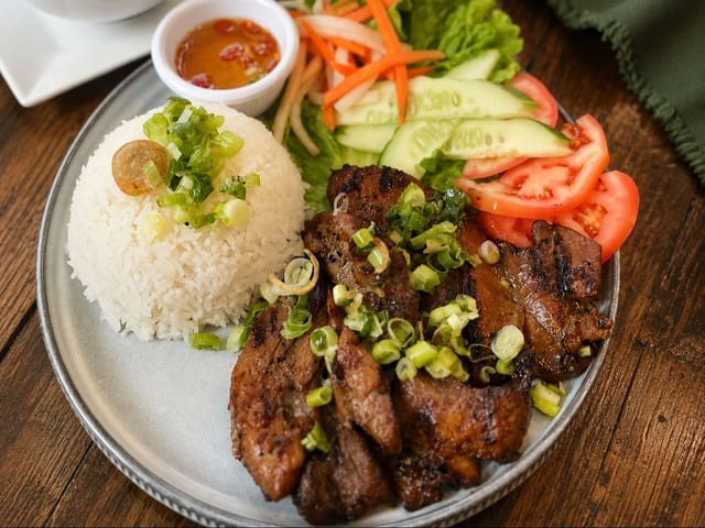 Grilled Rice Dishes/Com Thit Nuong.