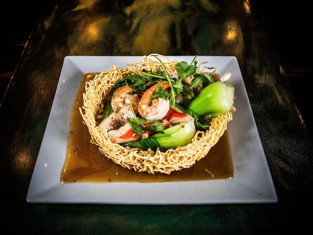 Stir Fried Crispy Noodles - Mi Xao Don.