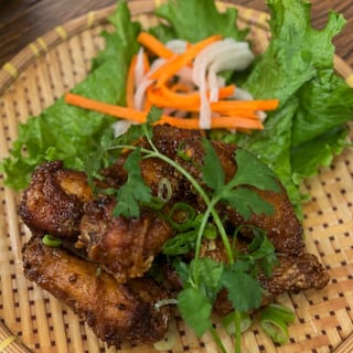 Golden Wings of Saigon (6pcs) - Canh Ga Chien Nuoc Mam